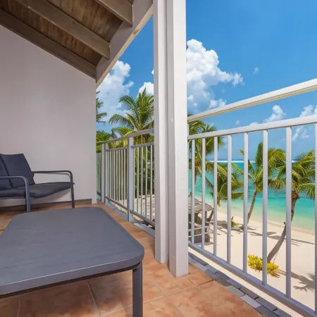 Moana Sands Beachfront Hotel