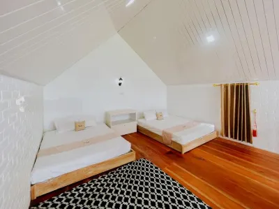 White Cabin Hotels in Patakbanteng