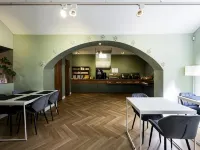Home Aparthotel Các khách sạn gần Tiếng gầm
