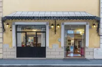 卡拉喬洛飯店 埃斯奎利諾附近的飯店