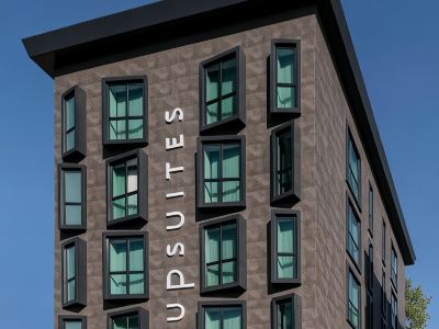 Upsuites Hotel
