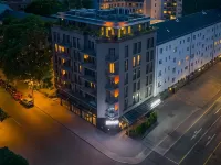 New Berlin Hotels near Wellblechpalast