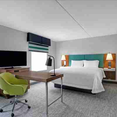 Hampton Inn & Suites by Hilton Belleville Rooms