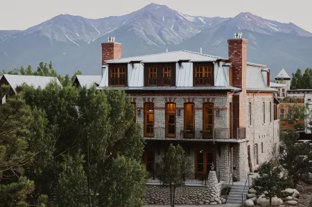 Surf Hotel & Chateau