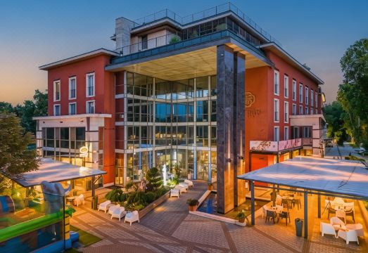 호텔 디비너스 썸네일