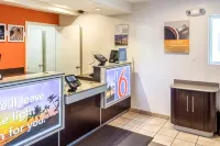 Motel 6 Bakersfield, CA - East