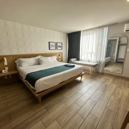 Oliva Plaza Hotel