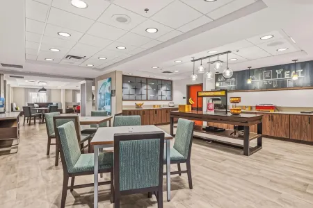 Hampton Inn Columbus-North Отели рядом с Аэропорт Коламбус Метрополитен