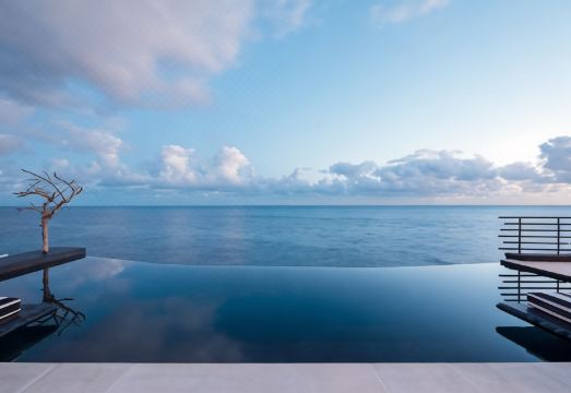 화이트 익스클루시브 스위트 & 빌라