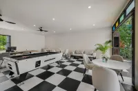 SimPly Stay Fisherman's Village