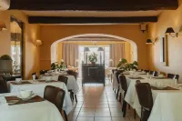 Hôtel les Magnanarelles Hotels in Saint-Martin-de-Crau