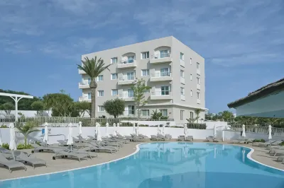 صنرايز جاردنز  أبارت هوتل Hotels near Magic Dancing Waters Live Show