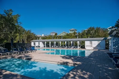 Breakers Plus Carriage House 4 Bedroom Home by RedAwning