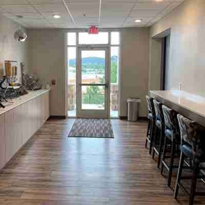Microtel Inn & Suites by Wyndham Woodland Park Dining/Meeting Rooms