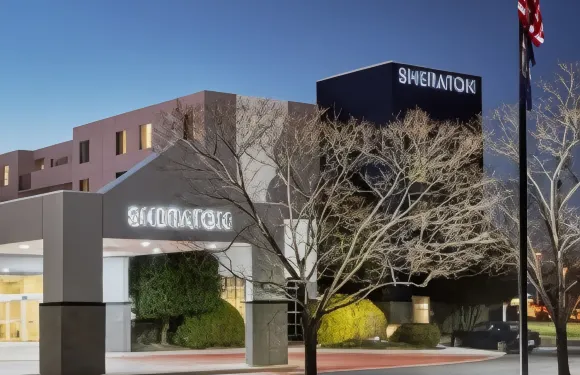 里士滿機場喜來登酒店