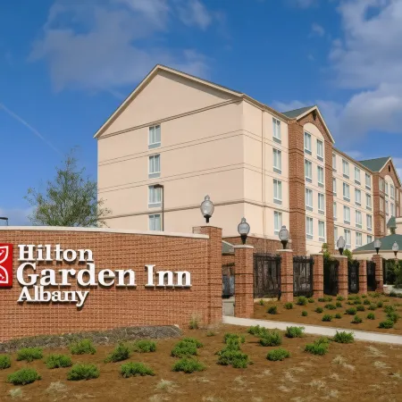 Hilton Garden Inn Albany Отели рядом с достопримечательностью «Flint RiverQuarium»
