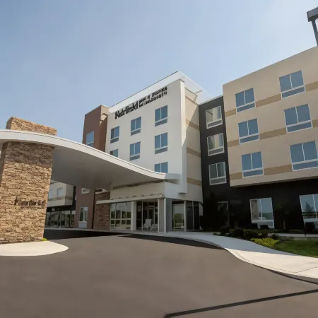 Fairfield Inn & Suites Philadelphia Broomall/Newtown Square Отели в г. Брин Маур