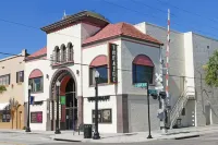Walk to dwnt/7min to beach/king bed/Free parking