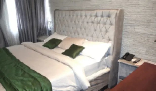 Adanma Hotel and Suites