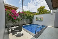 Meritas Aura Resort - Pools