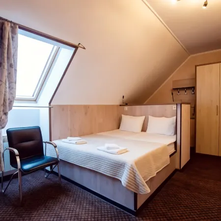 Три Кота Гостевой Дом Отели рядом с достопримечательностью «Николо-Дворищенский собор»