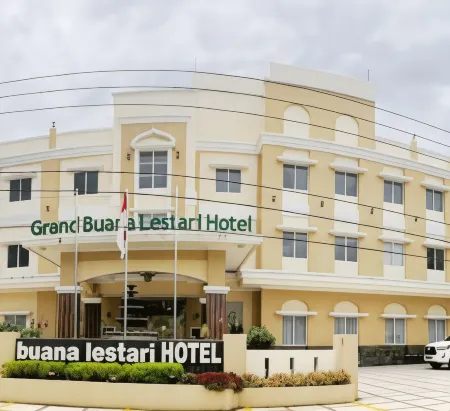 Grand Buana Lestari Hotel Отели в г. Паданг-Париаман