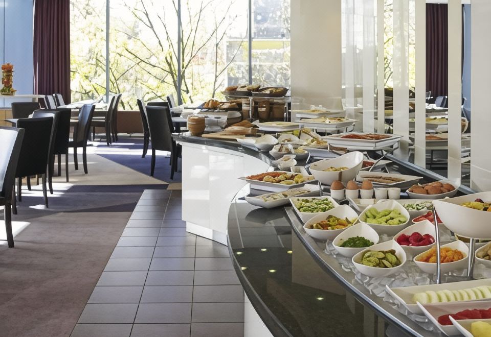 1. 머큐어 바르샤바..