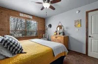 Redbud Lane Cabin at Lake Tenkiller