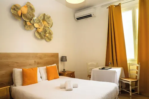 Hotel Restaurant la Plage Hotels in Port-Saint-Louis-du-Rhone