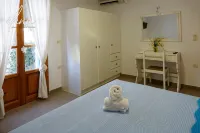 Elena Studios & Apartments