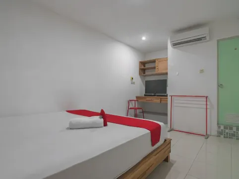 RedDoorz Near Gajah Mada Pontianak