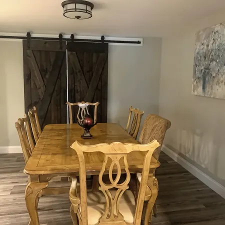 Remodeled 2Br/1.5B, Huge Yard, Off Street pk, Futon