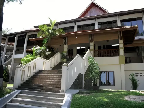 Ratu Hotel & Resort