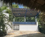 Casa Marazul - Beachfront House With Gorgeous Pool and Huge Rancho のホテル