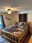 Charming 4 Bedroom 2 Bath Cabin Wifi , AC in Tranquil Berkeley Springs