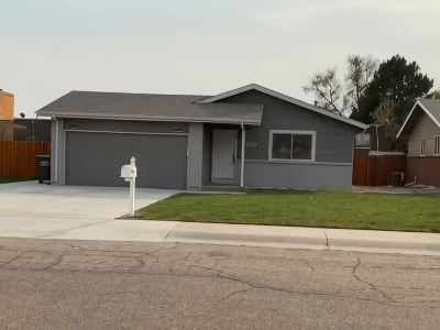 Spacious 5-bedroom house in marvelous Greeley with AC, WiFi