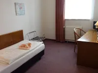 Heidehotel Herrenbrücke Hotels in FaBberg
