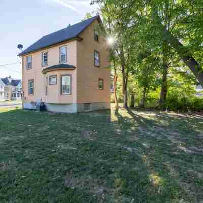 10% Off • Spacious 3BR Retreat w/ Breakfast, AC & WiFi • 5 Min to Niagara Falls Hotel Exterior