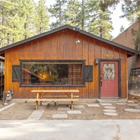 BIG BEAR COZY DEN - Comfort in the Mountains Free WiFi & Cozy Vibes...