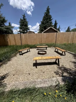 Room 2:  Gold Pan Nest -15 Minutes to Red River/Angel Fire