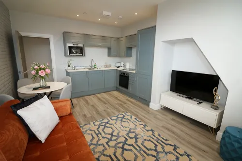 Sea View 2-Bed Family Apt w/ Free Gym & Parking - Apartments