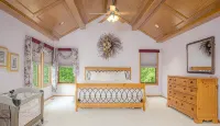 Expansive 5b6ba Countryside Home in welcoming Galena - 4つ星