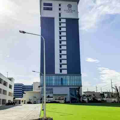 The Excelsior Hotel Las Piñas Hotel Exterior