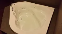 New American Inn & Suites - Hot Tub