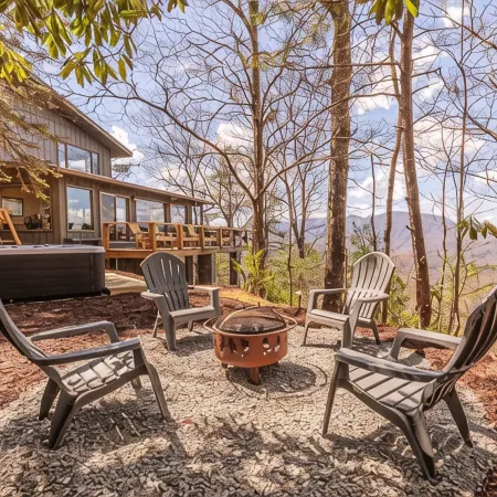 SMOKY MOUNTAIN MAGIC-SPECTACULAR VIEWS! 3 Bdrm, sleeps 8, Hot Tub, Close to NOC