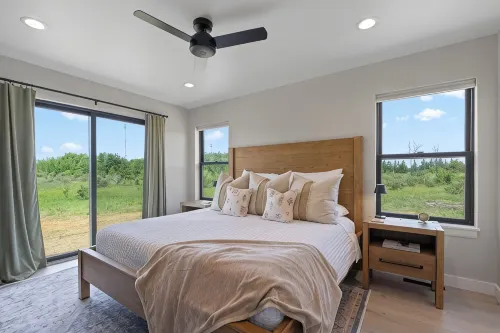 Humbug Abode - located on beautiful 5 acres, minutes drive to Sister Bay