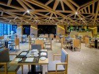 Alana Nha Trang Beach Hotel โรงแรมใกล้ถนนเจิ่นฝู