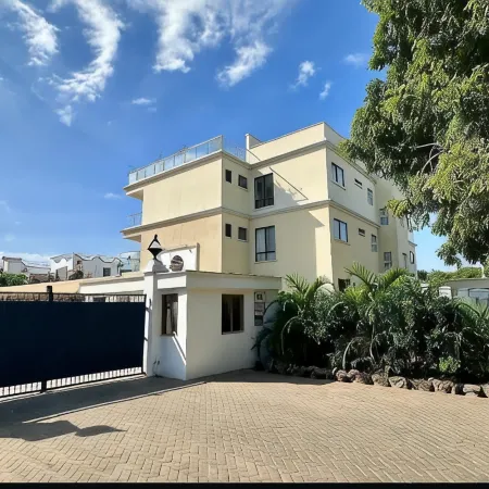 Luxurious 1bedhideaway with pool, AC &beach access