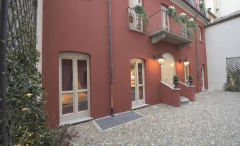 Porta Palace Apartments - Housity