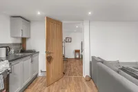The Cranny: 1 Bedroom House with Indoor Fireplace